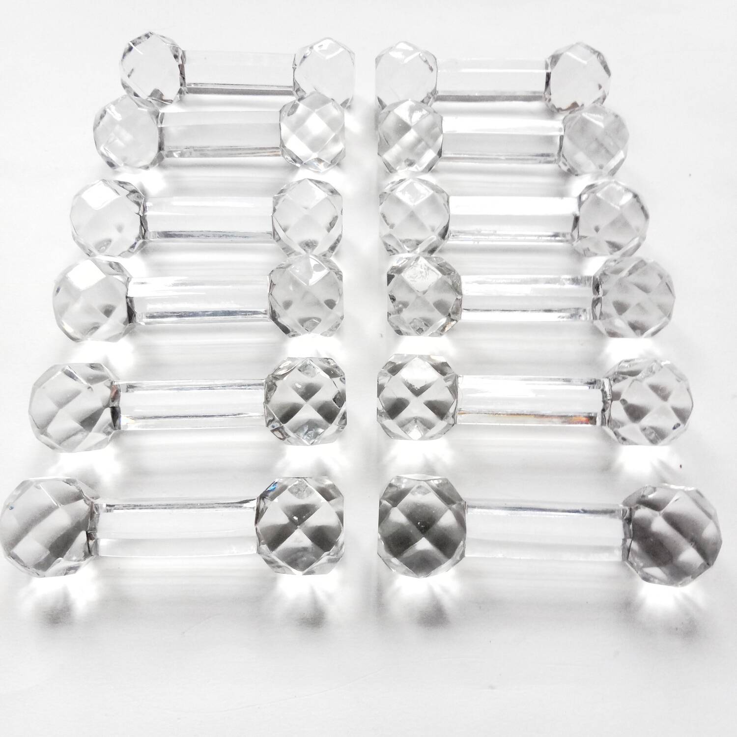 12 cast crystal knife rests