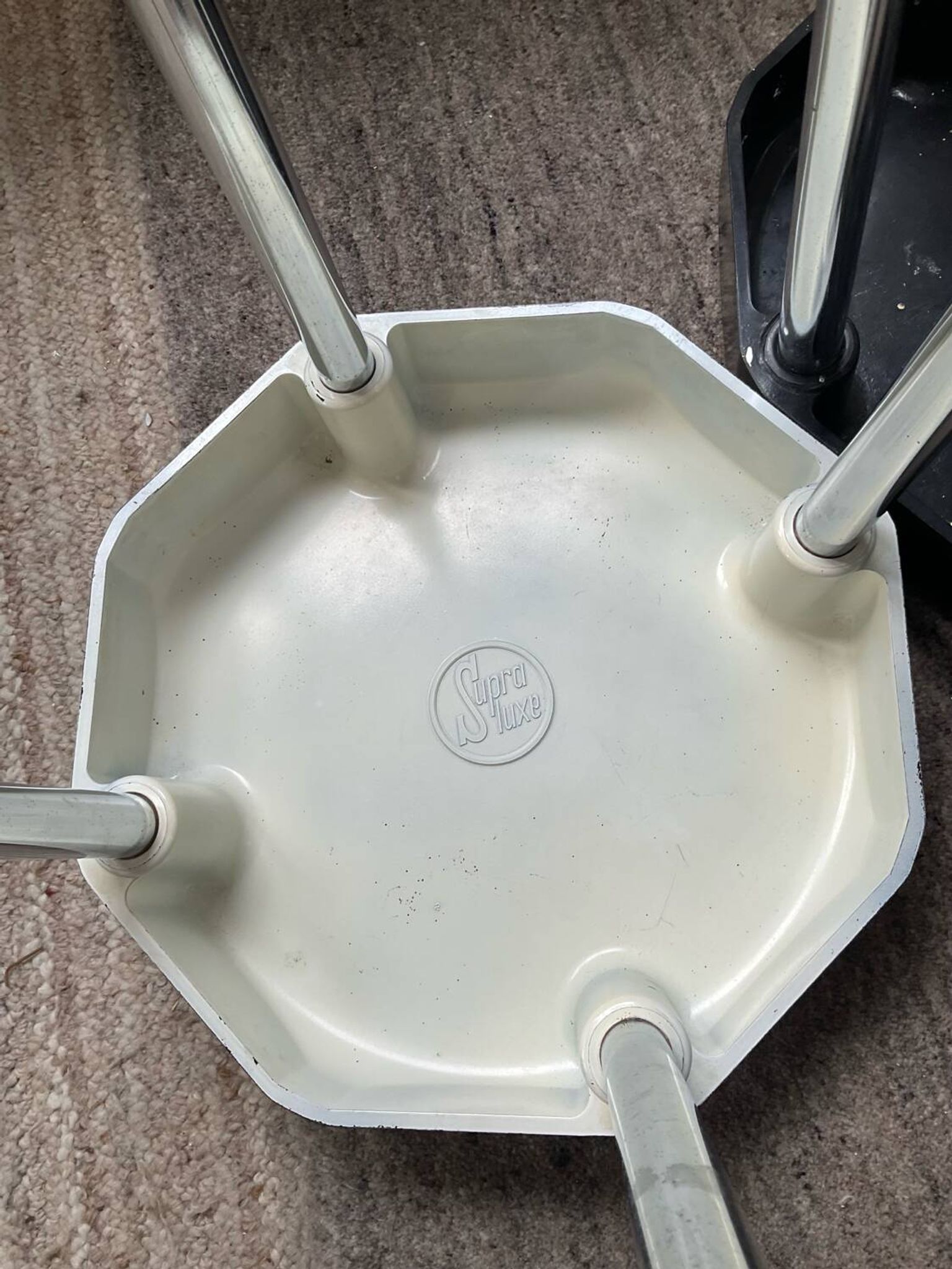 Duo de tabourets en bakélite, années 50