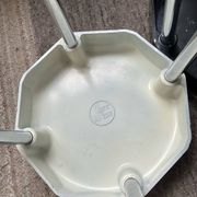 Duo de tabourets en bakélite, années 50