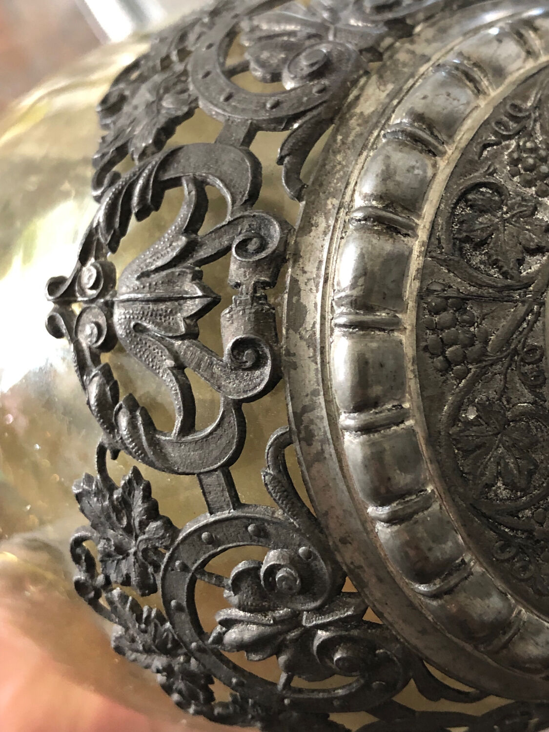 Aiguière étain et verre soufflé XIX style renaissance