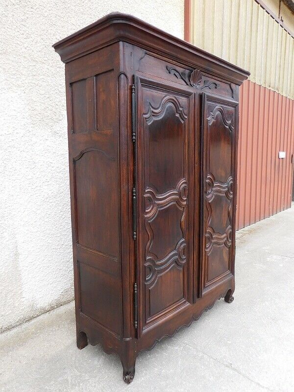 LouisXV walnut cabinet of the xviii century
