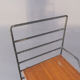 String shelf on feet