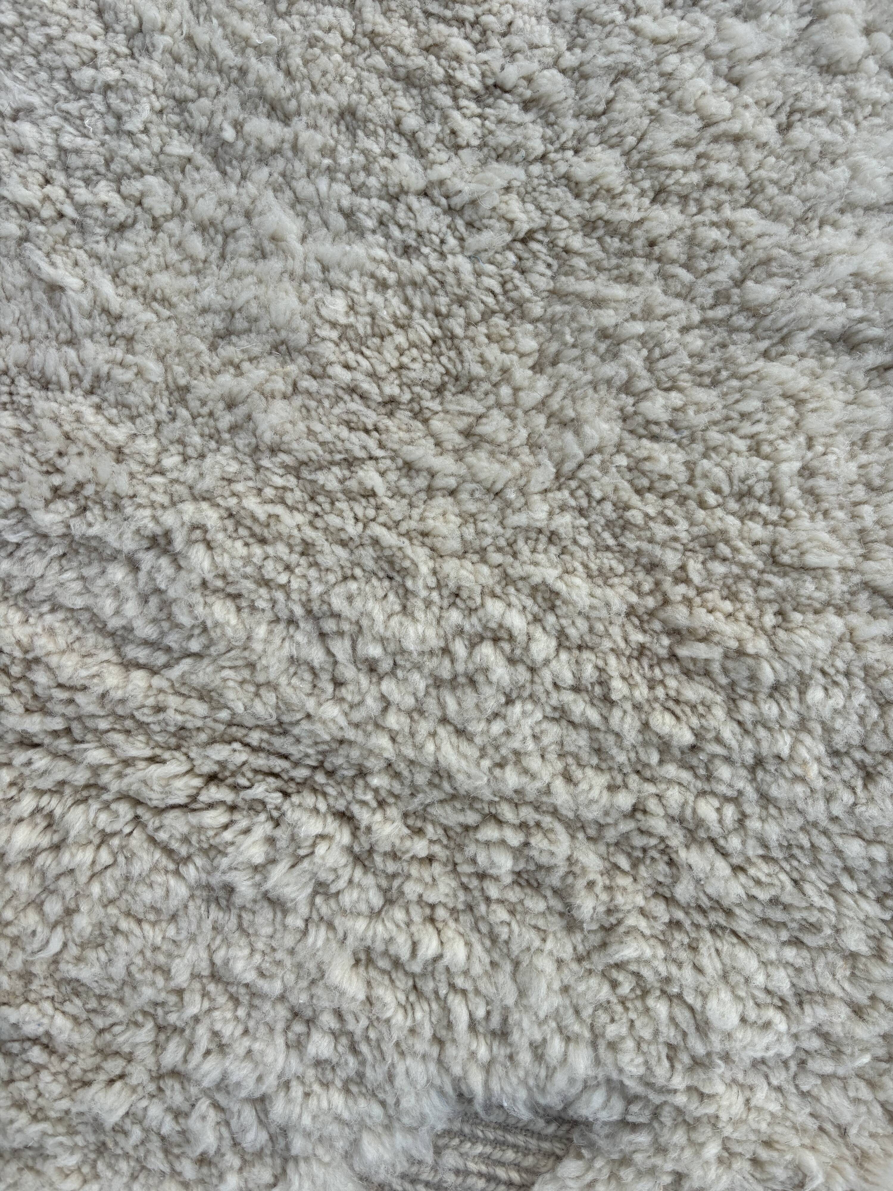 White Berber Beni M'rirt wool rug