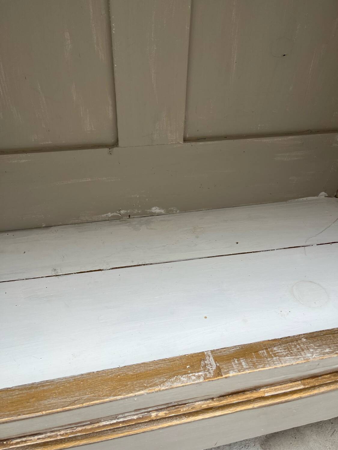 Buffet parisien patiné