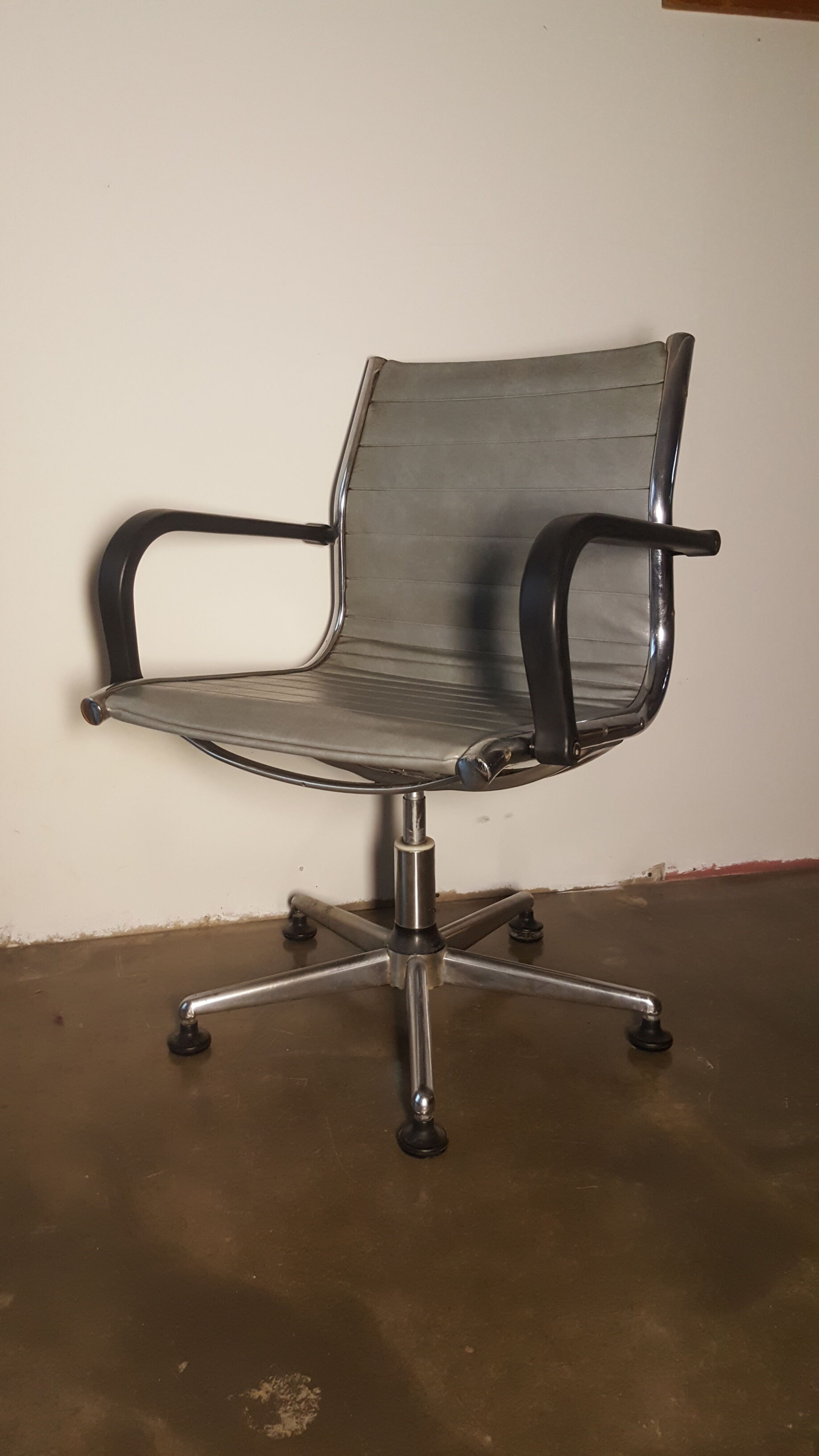 Office chair 70