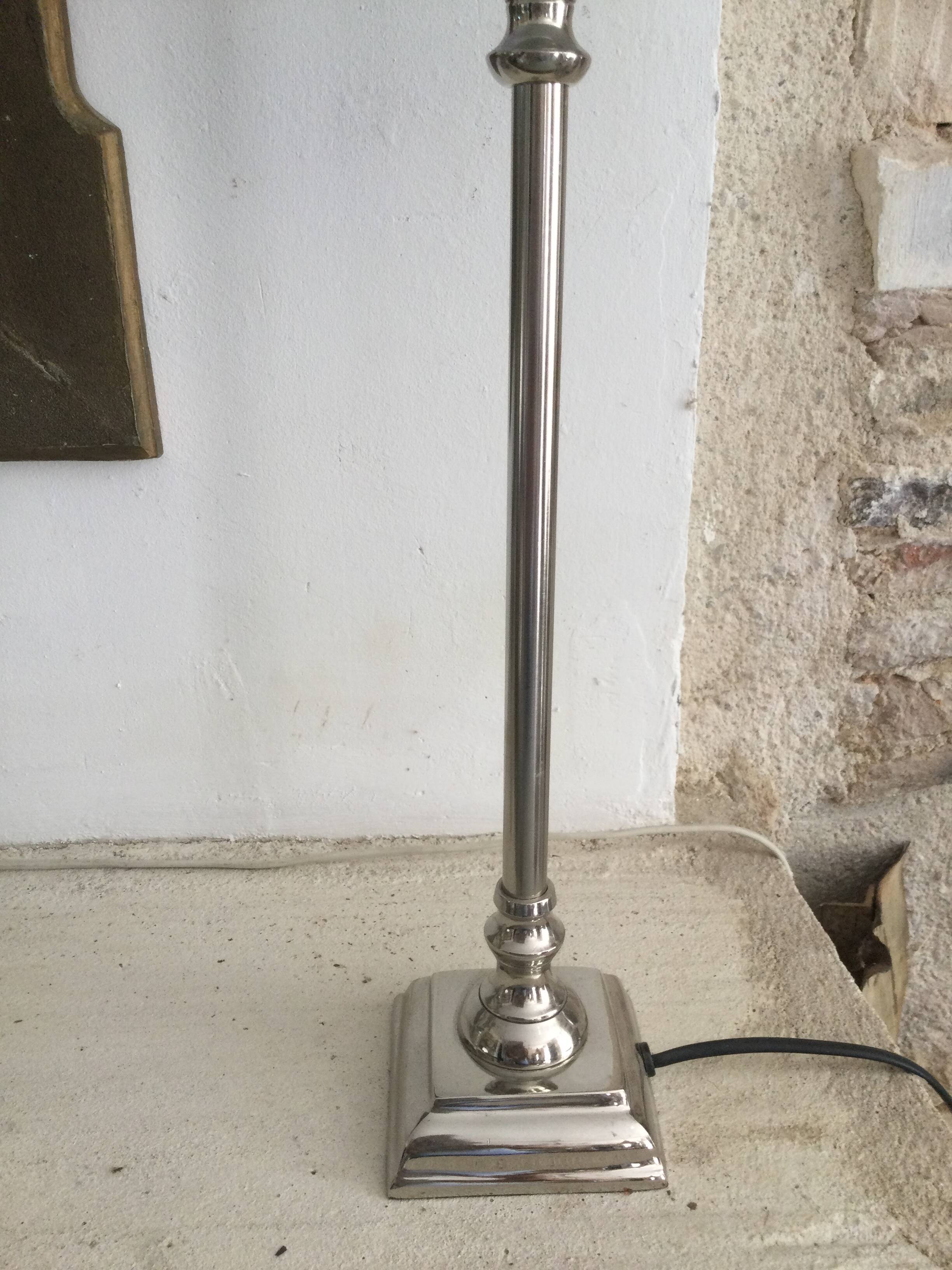 Metal lamp with lampshade
