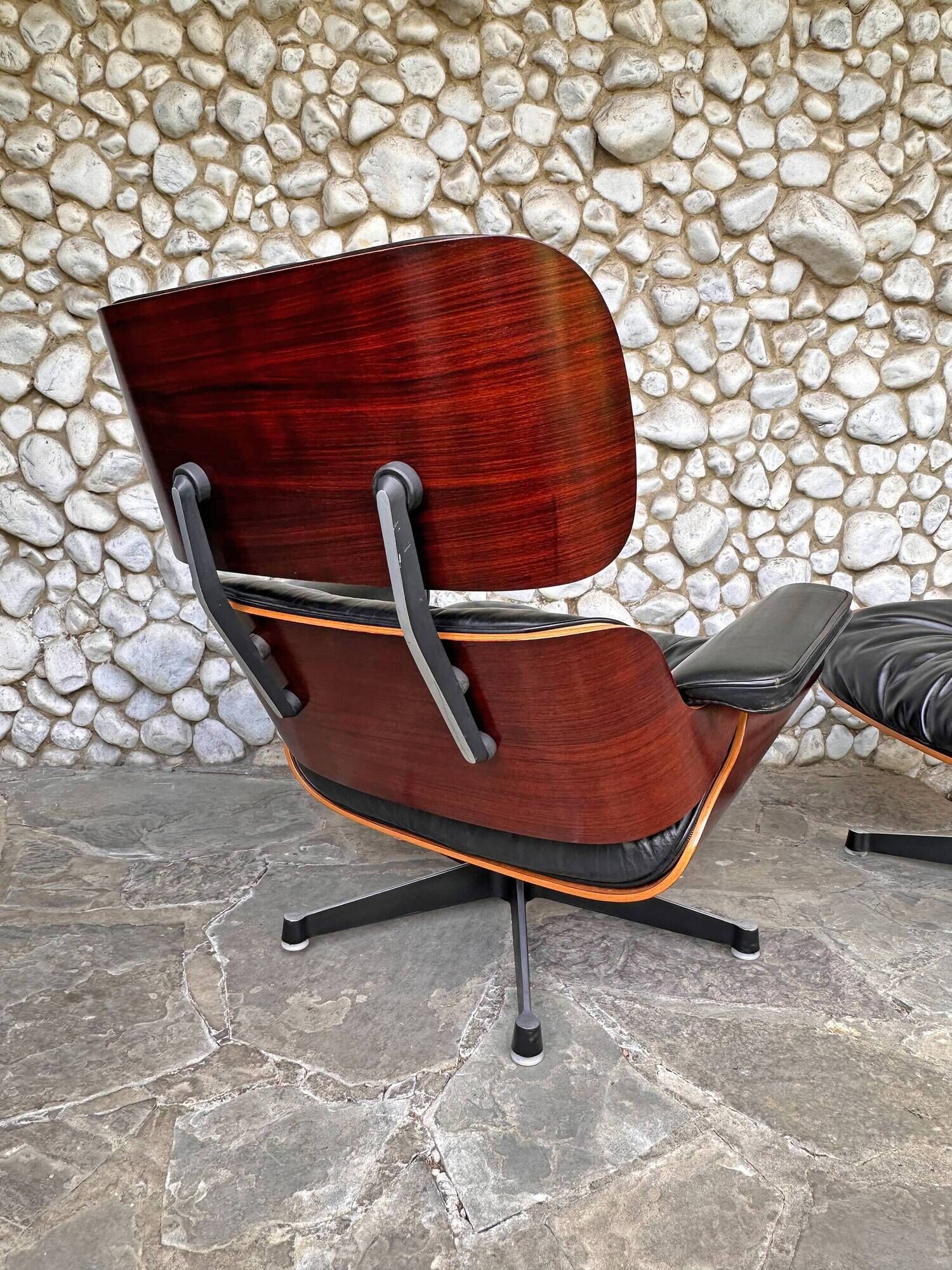 Eames Lounge Chair 670 & Ottoman 671 in rosewood, Herman Miller