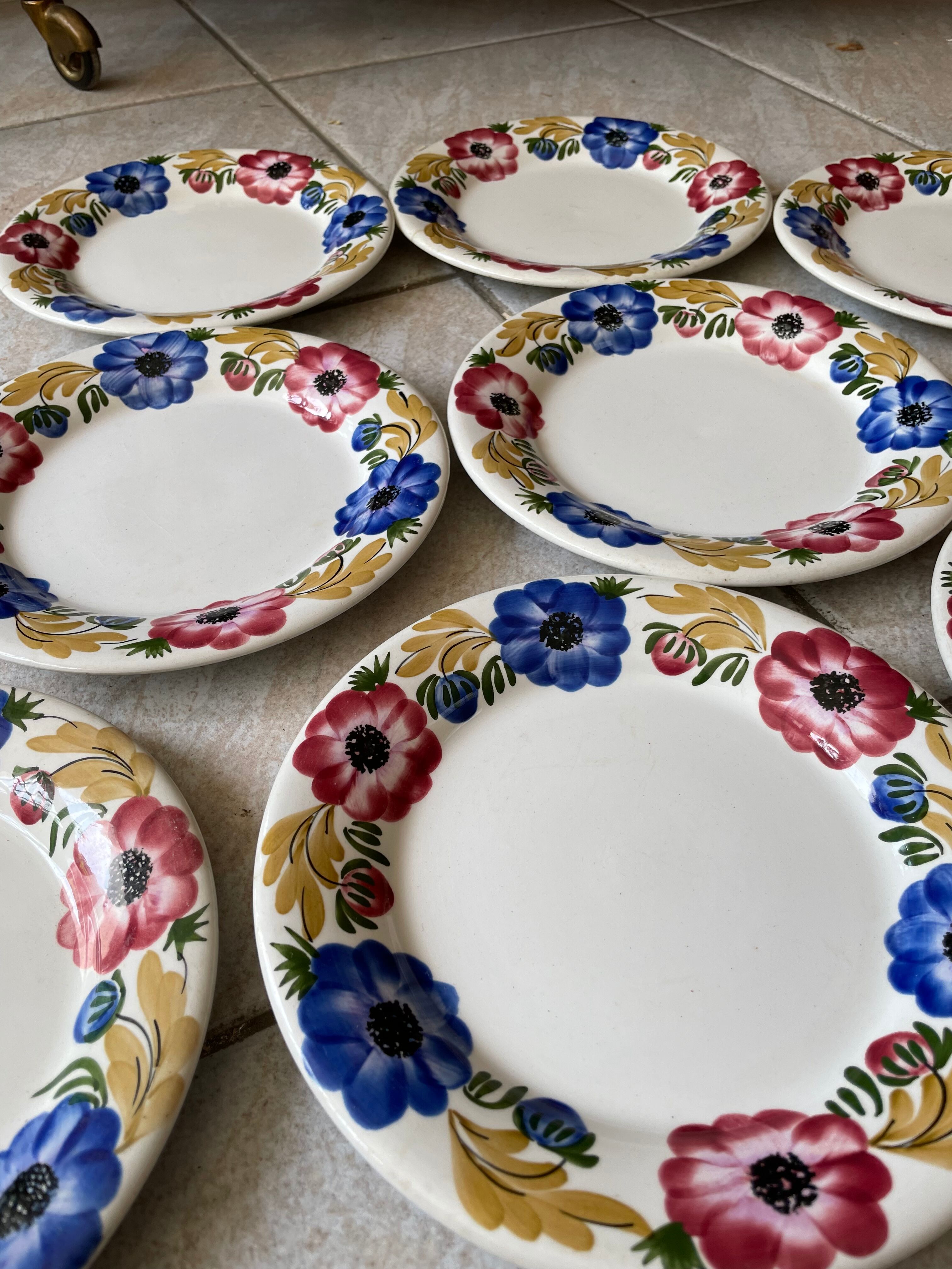 Set of 8 Ginori dessert plates