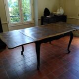 Dining table with extensions