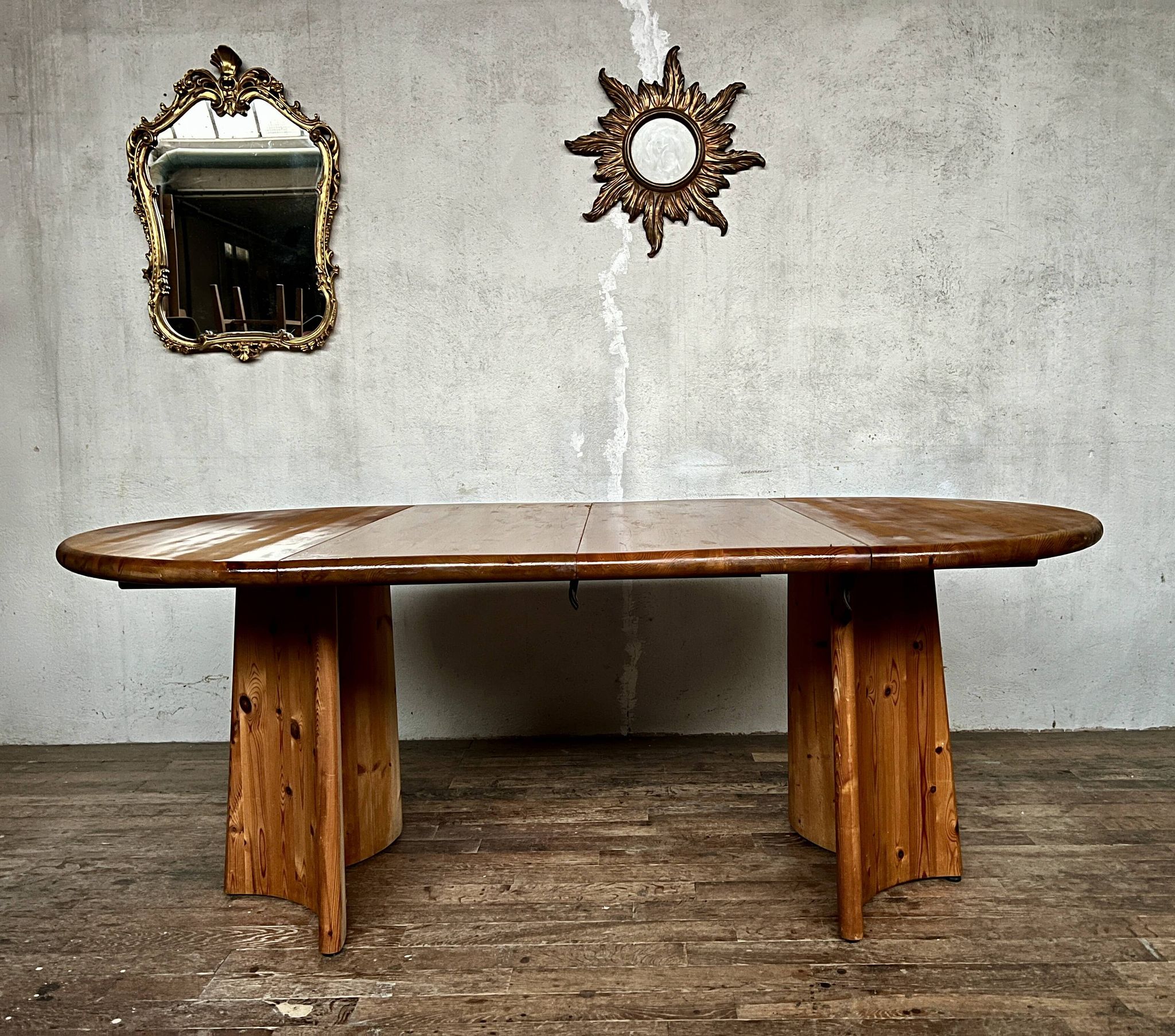 Large Scandinavian pine table - 6 chairs
