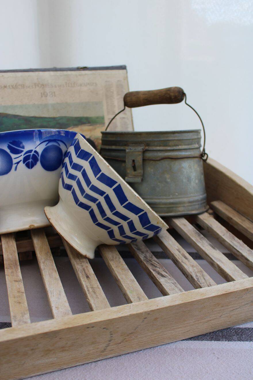 Set of 2 antique ceramic bowls