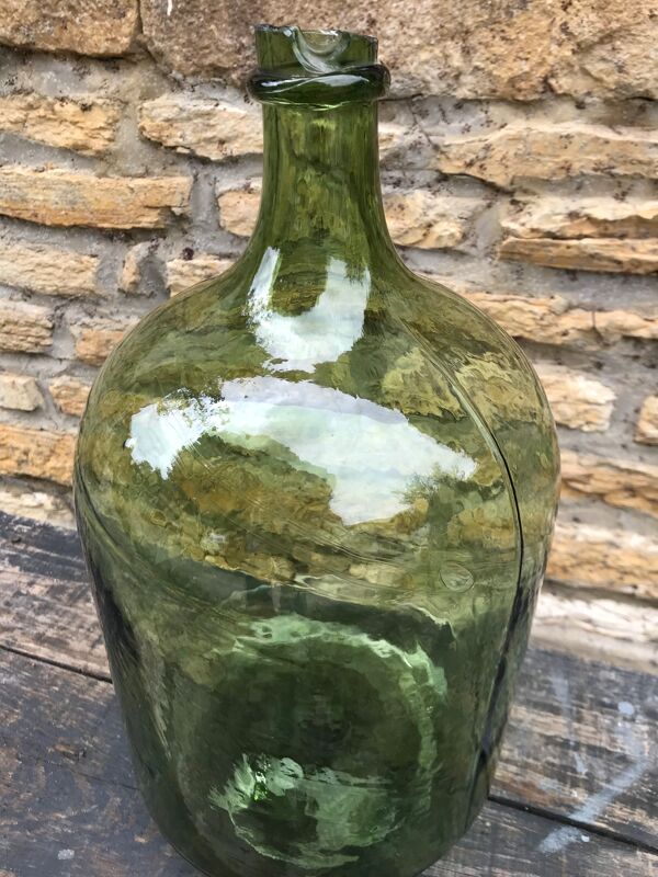 Dame-jeanne verte et ovale