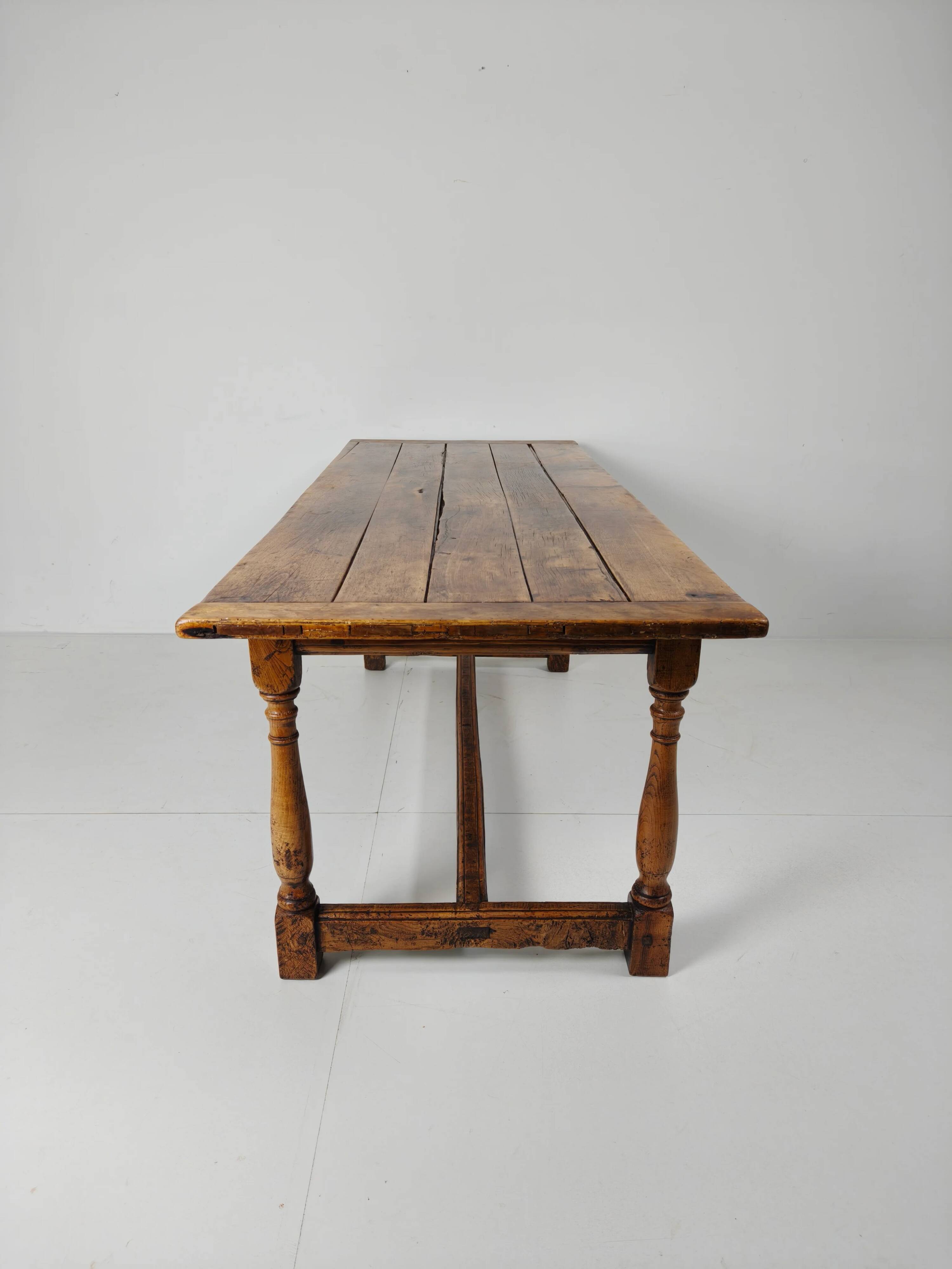 French antique dining table 1800-1830