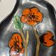 Plat en ceramique a décor de fleur