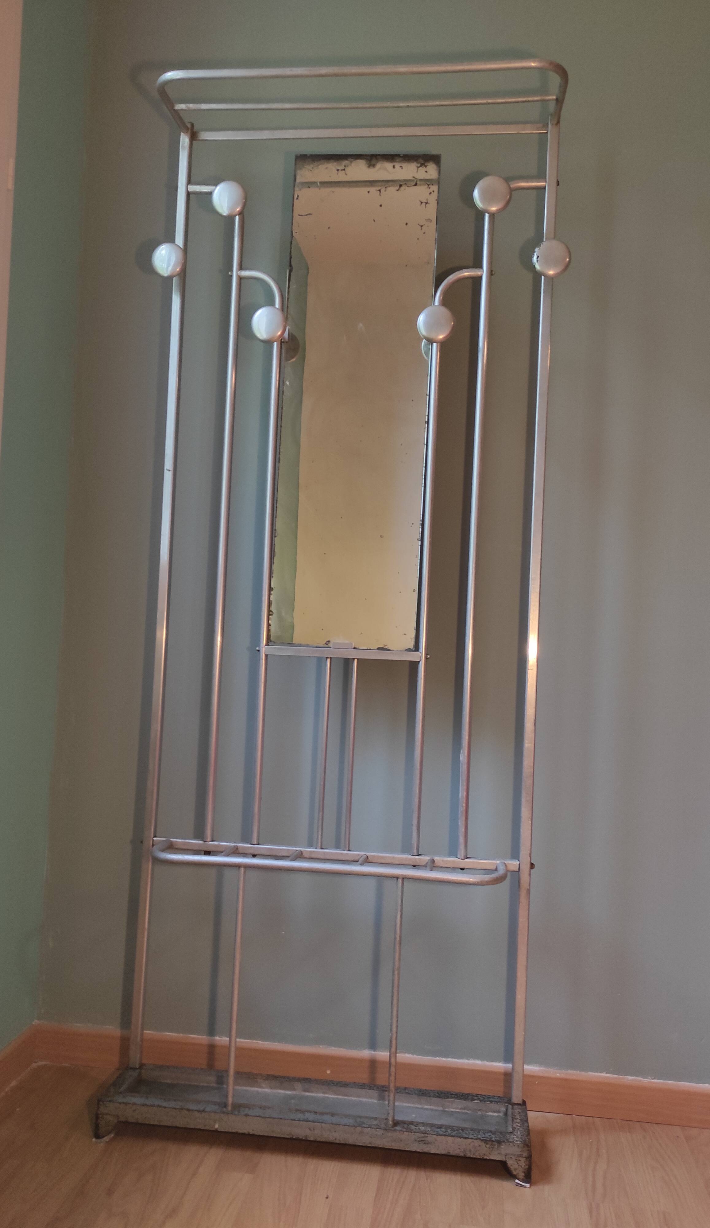 Aluminium coat holder