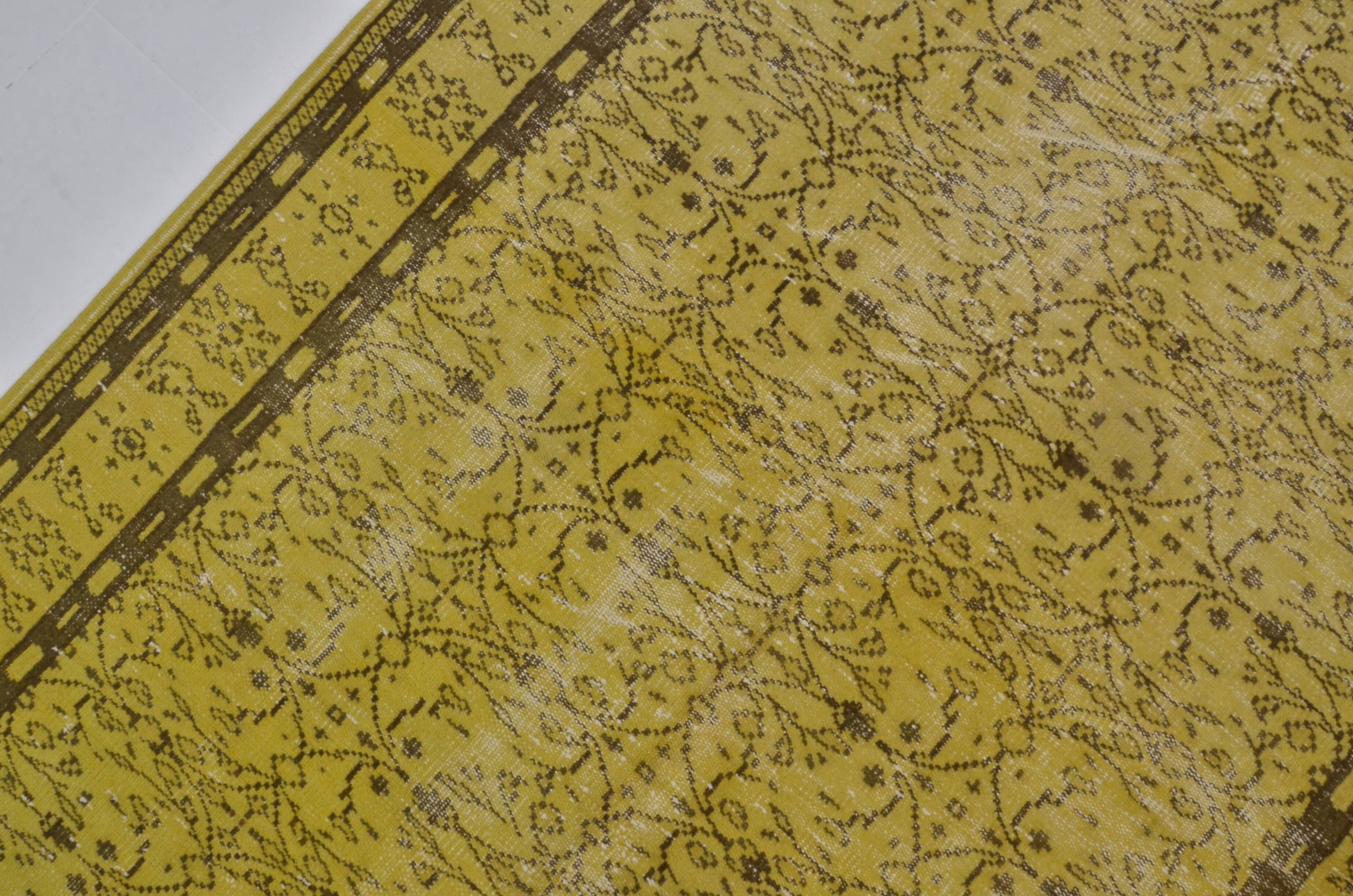 Tapis floral Oushak jaune