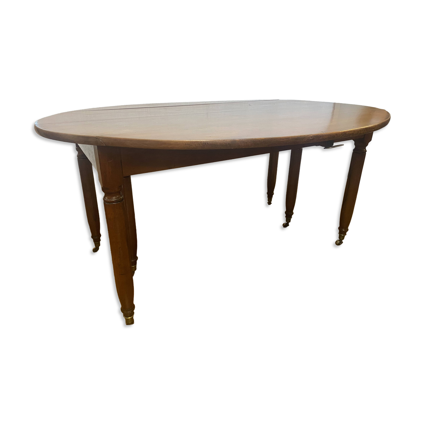 Oval table with 6 legs, 3 extensions, 12 people