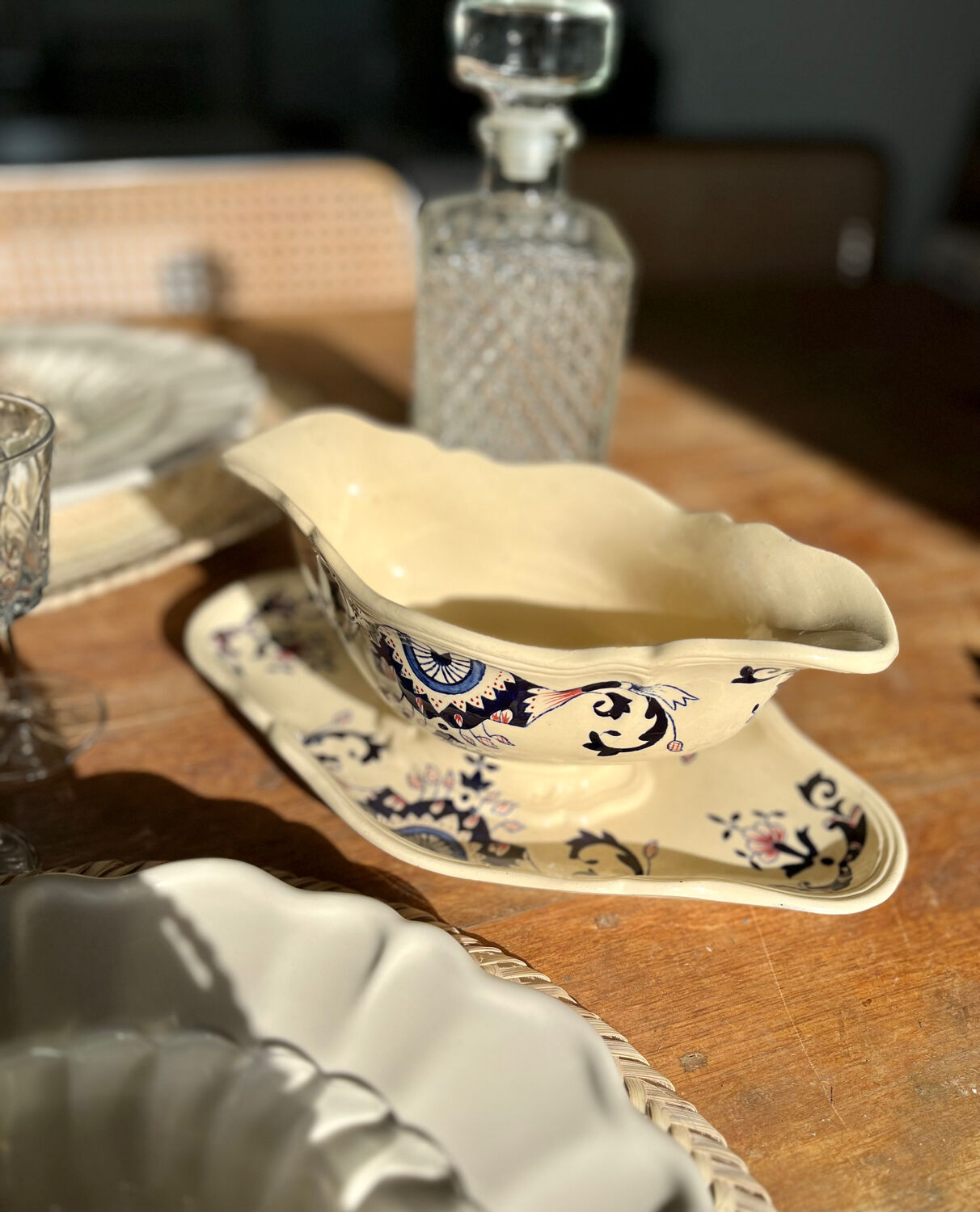 Longchamp iron earth gravy dish