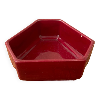 Triangular burgundy ceramic cup