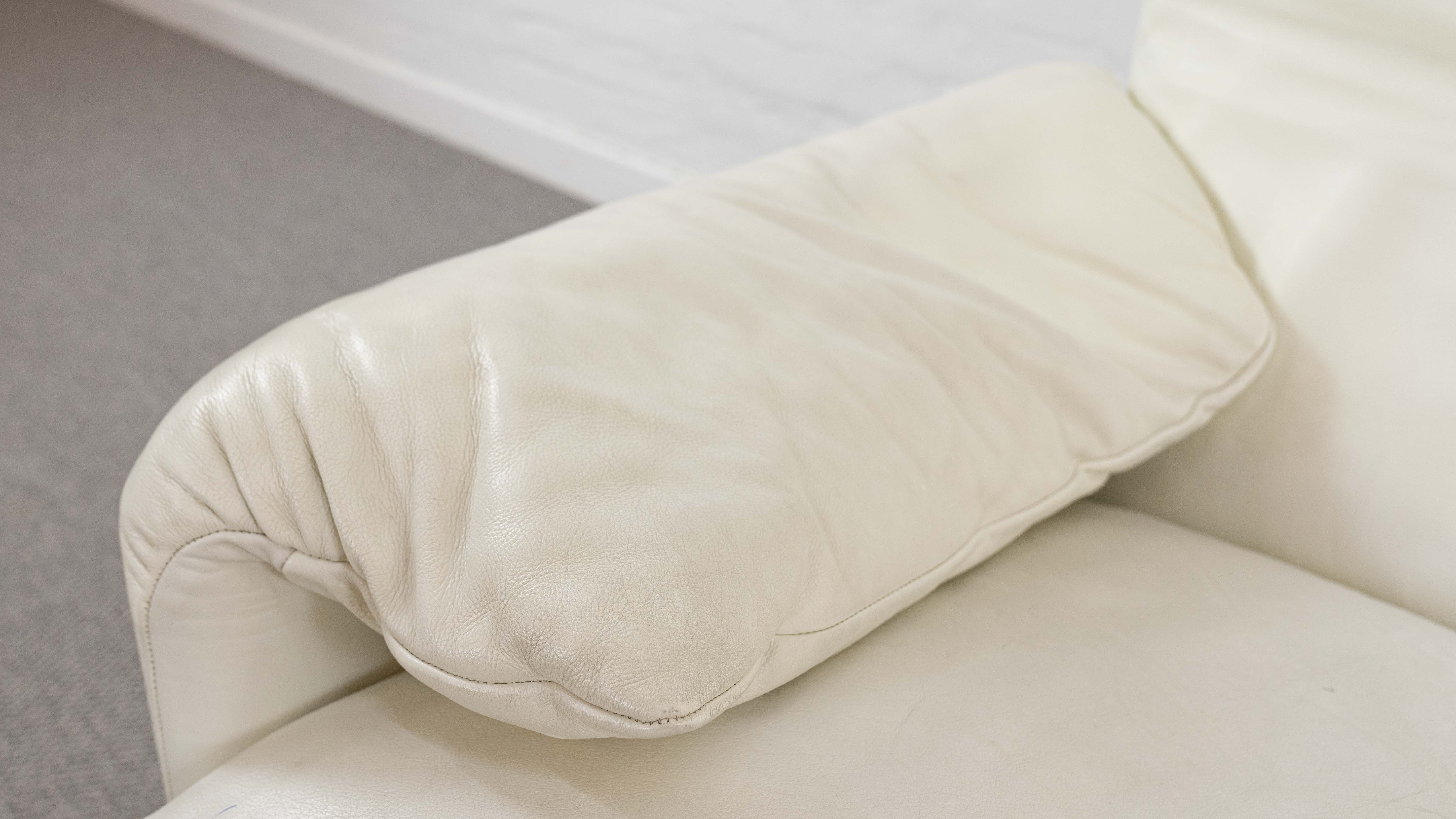 Maralunga 2-seater sofa in white leather by Vico Magistretti for Cassina