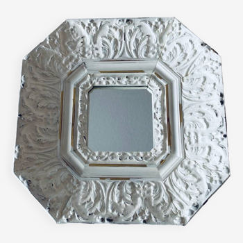Octagonal mirror with moldings