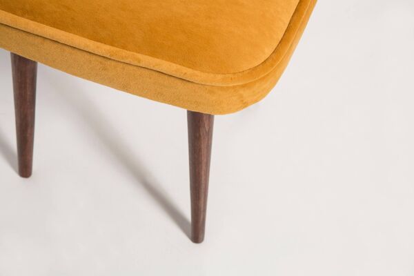 Ensemble de deux tabourets jaune moutarde, Europe, années 1960