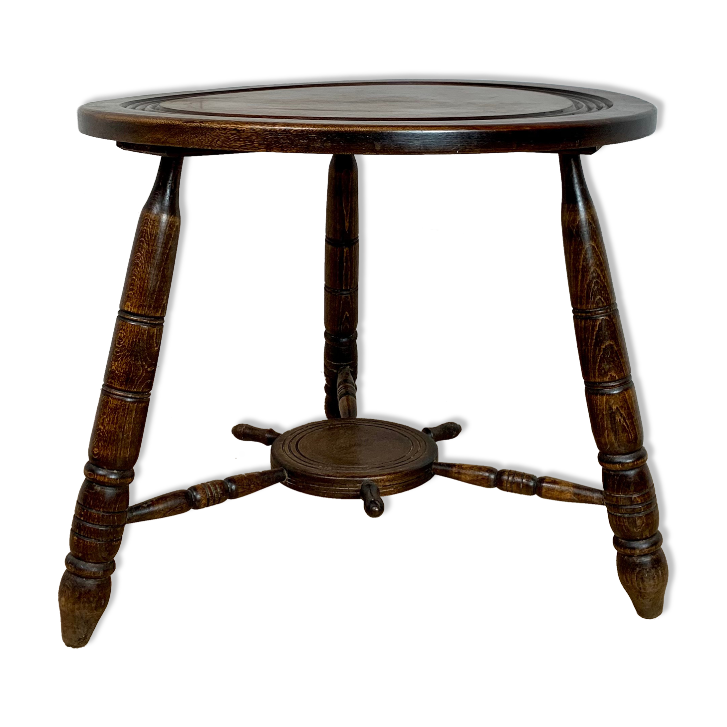 Table basse ronde, tripode, de style breton