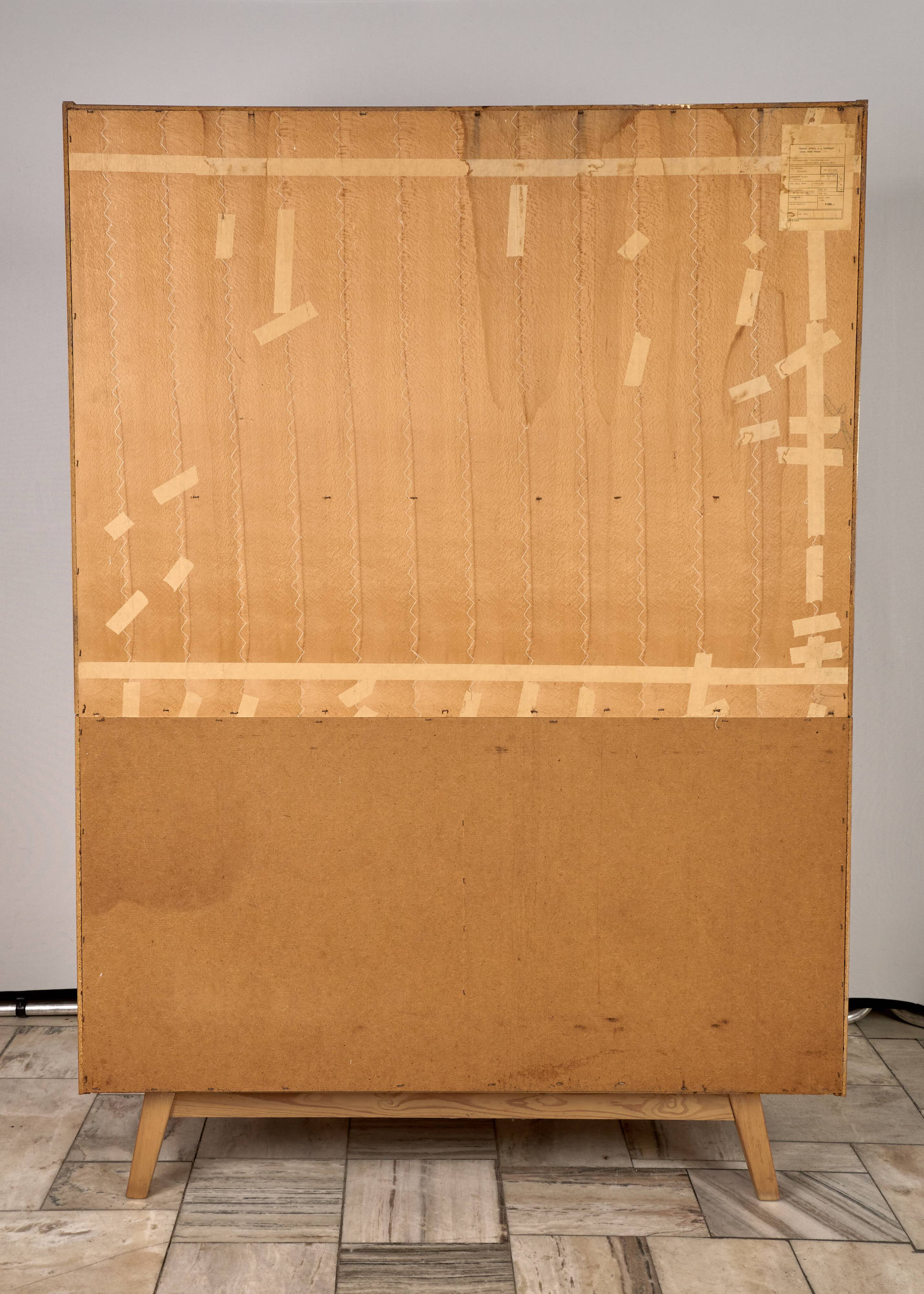 Vitrine par Hubert Nepožitek et Bohumil Landsman pour Jitona, années 1970.