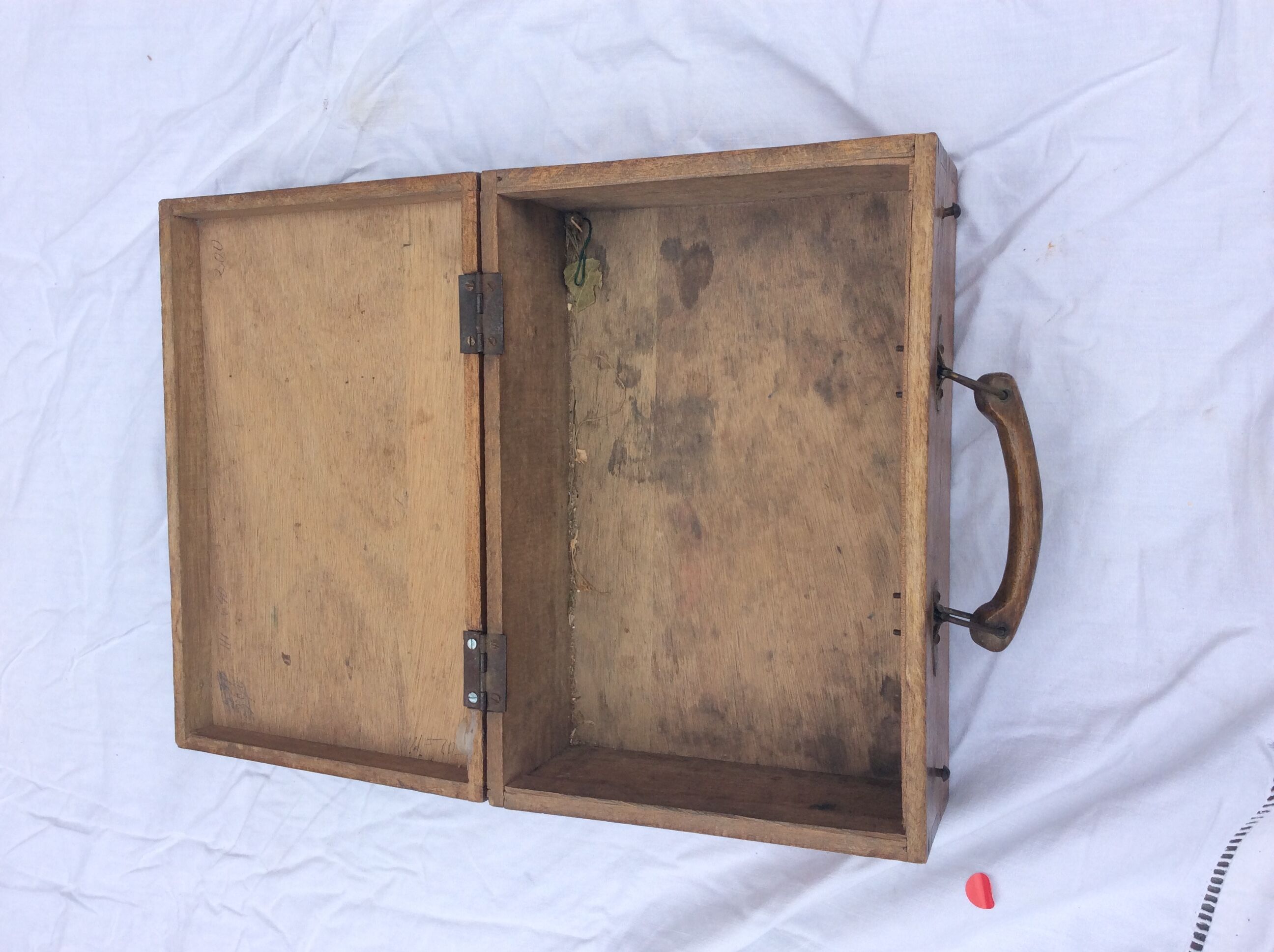 Wooden storage case 1920