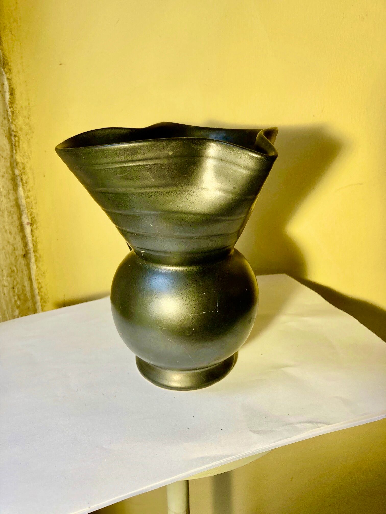 Pitcher in anthracite black ceramic