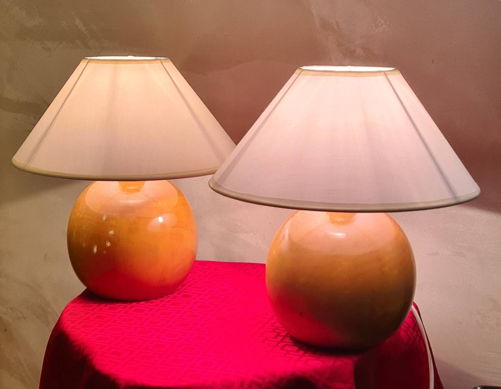 pair of solid wood varnished lamps 1kg 32x30 elec ok screw bulb very good