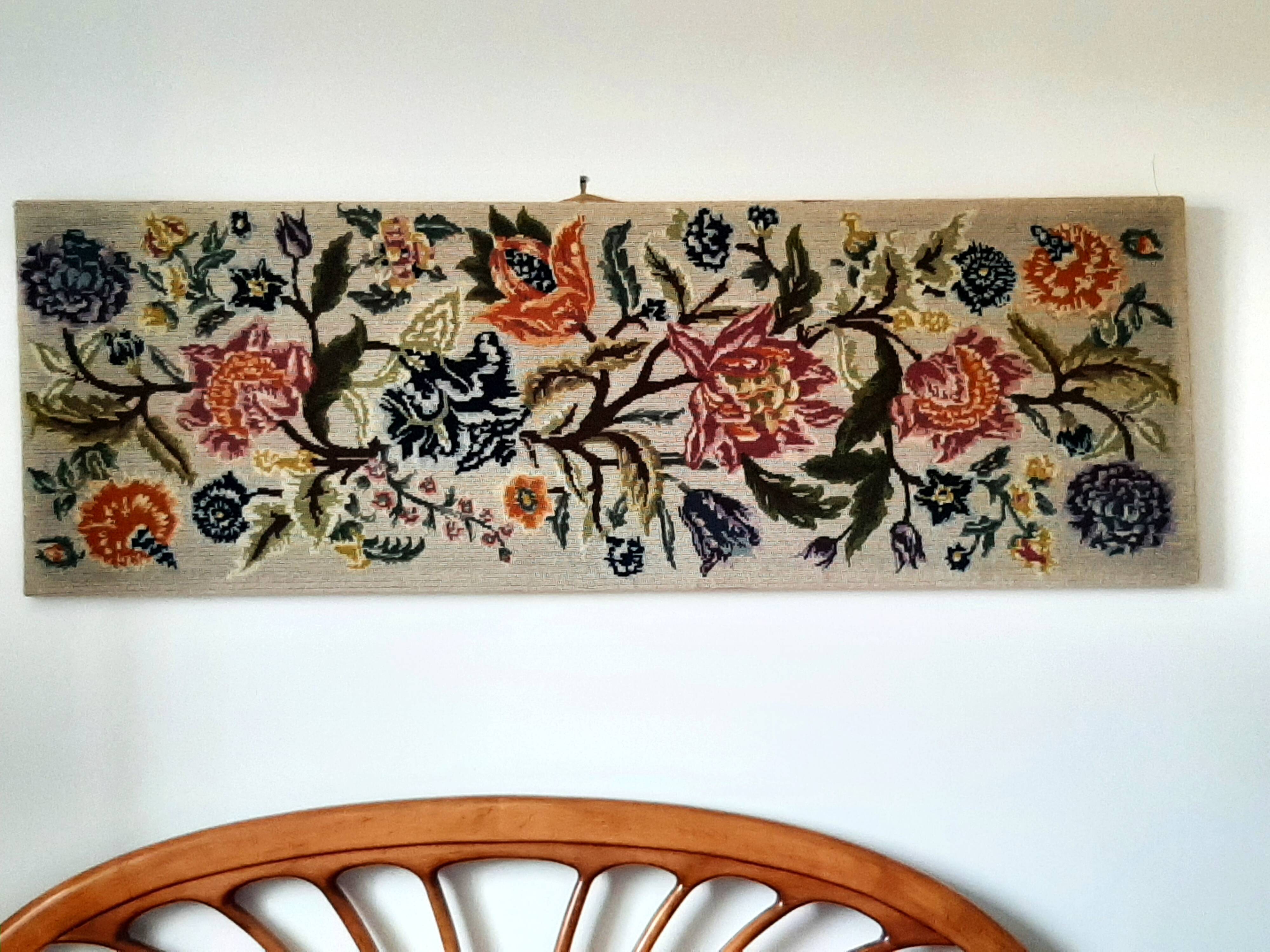 1970s wall tapestry with large multicoloured flowers