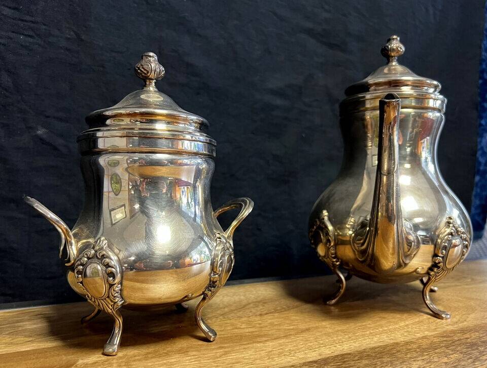 Tableware / Silver plated metal / Shaped pieces (Q): 2 pieces