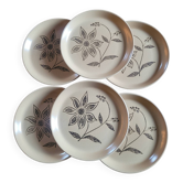 Assiettes plates en grès décor floral, France années 1970