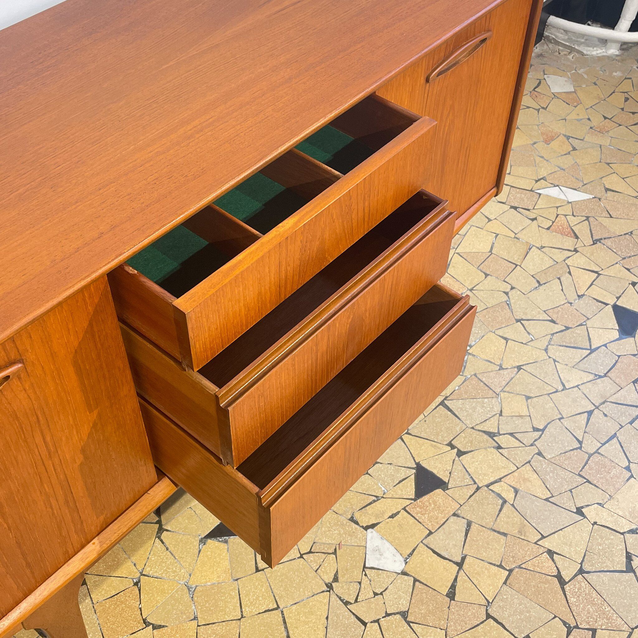 Jentic Enfilade 128cm
