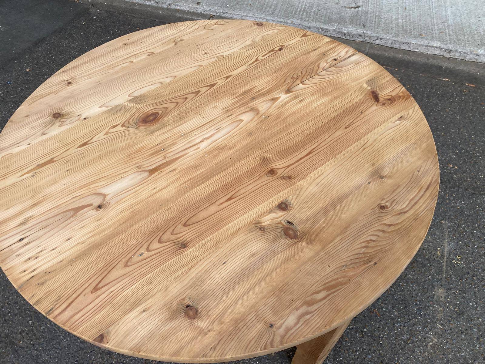 Round stripped solid pine kitchen table 98cm