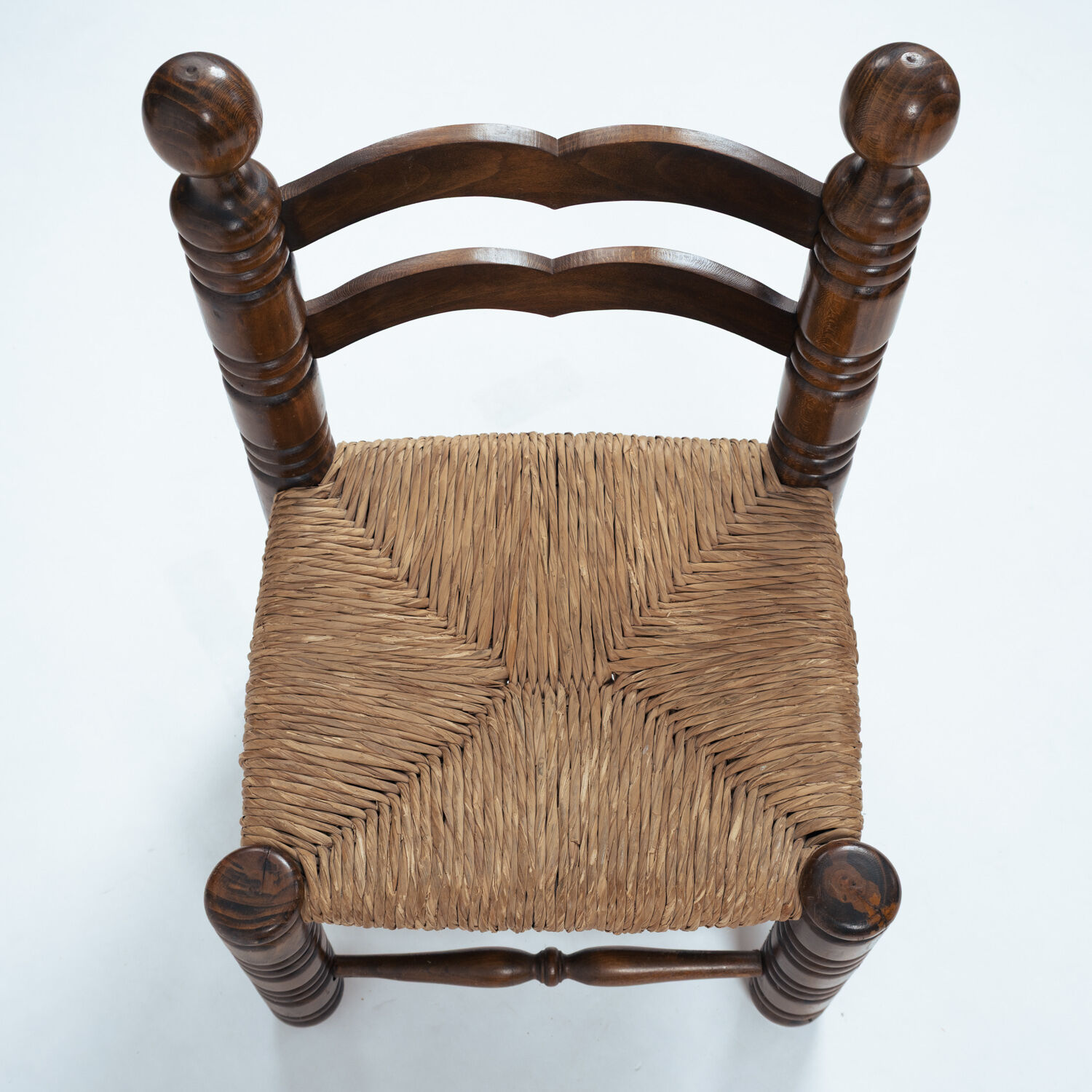Chaise basse en bois avec assise en paille dans le style de Charles Dudouyt, années 1950