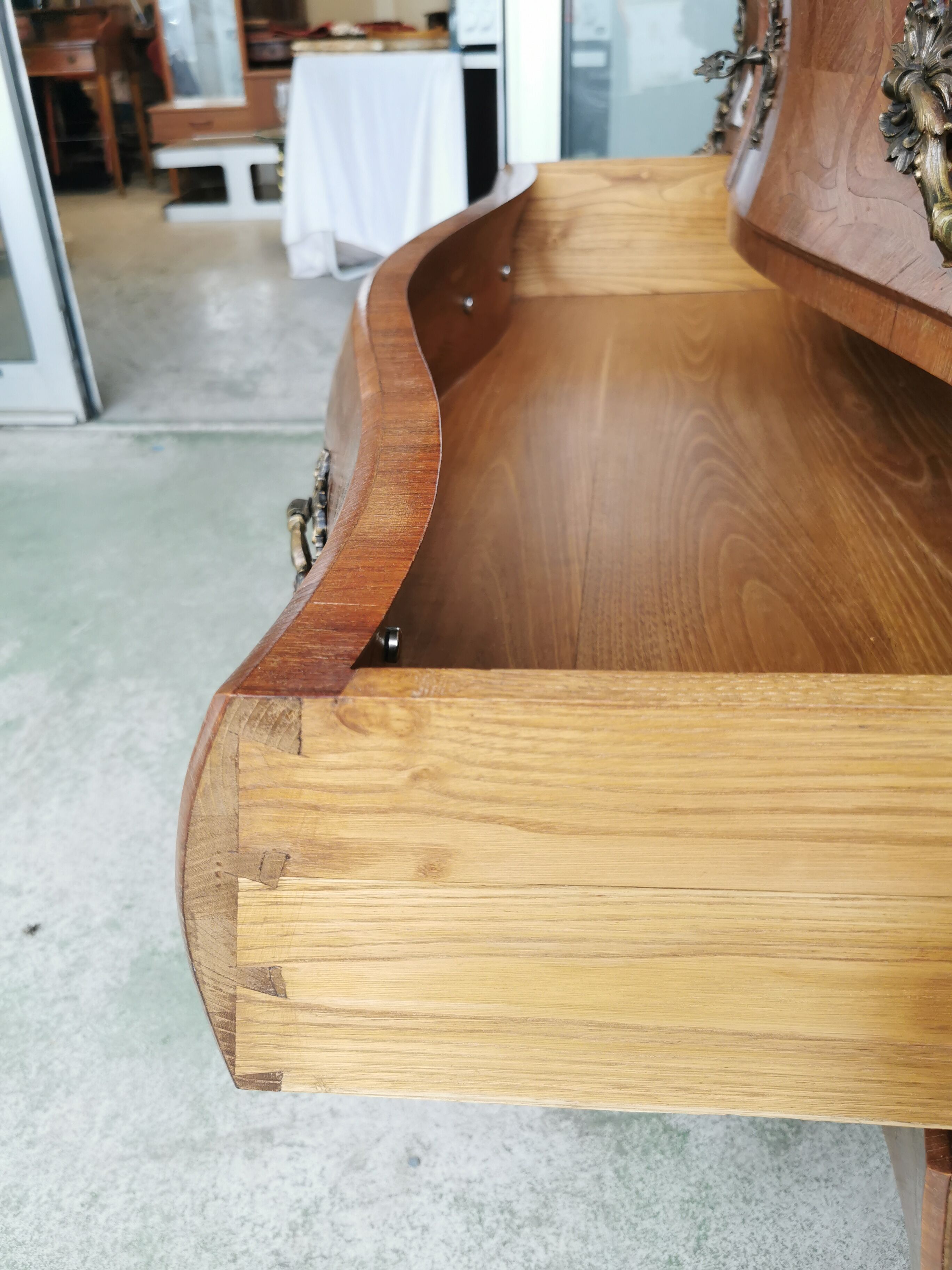 Chest of drawers tomb 1950's style louis xv inlaid