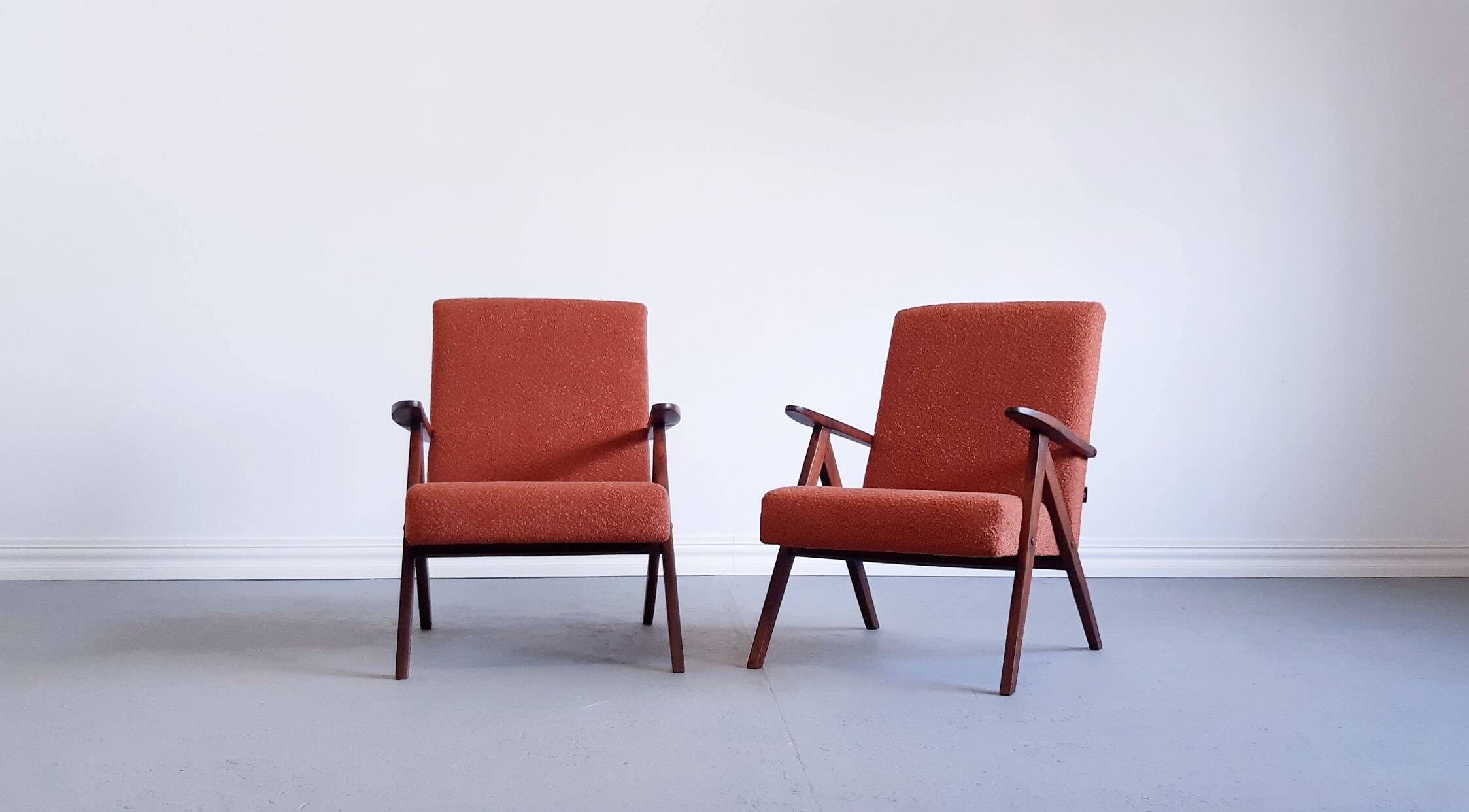 Mid Century Easy Chairs Model B 310 Var in Rusty Brown Boucle