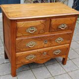 Small 18th century Parisian Louis XV walnut chest of drawers