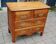 Petite commode parisienne Louis XV en noyer du 18e siècle