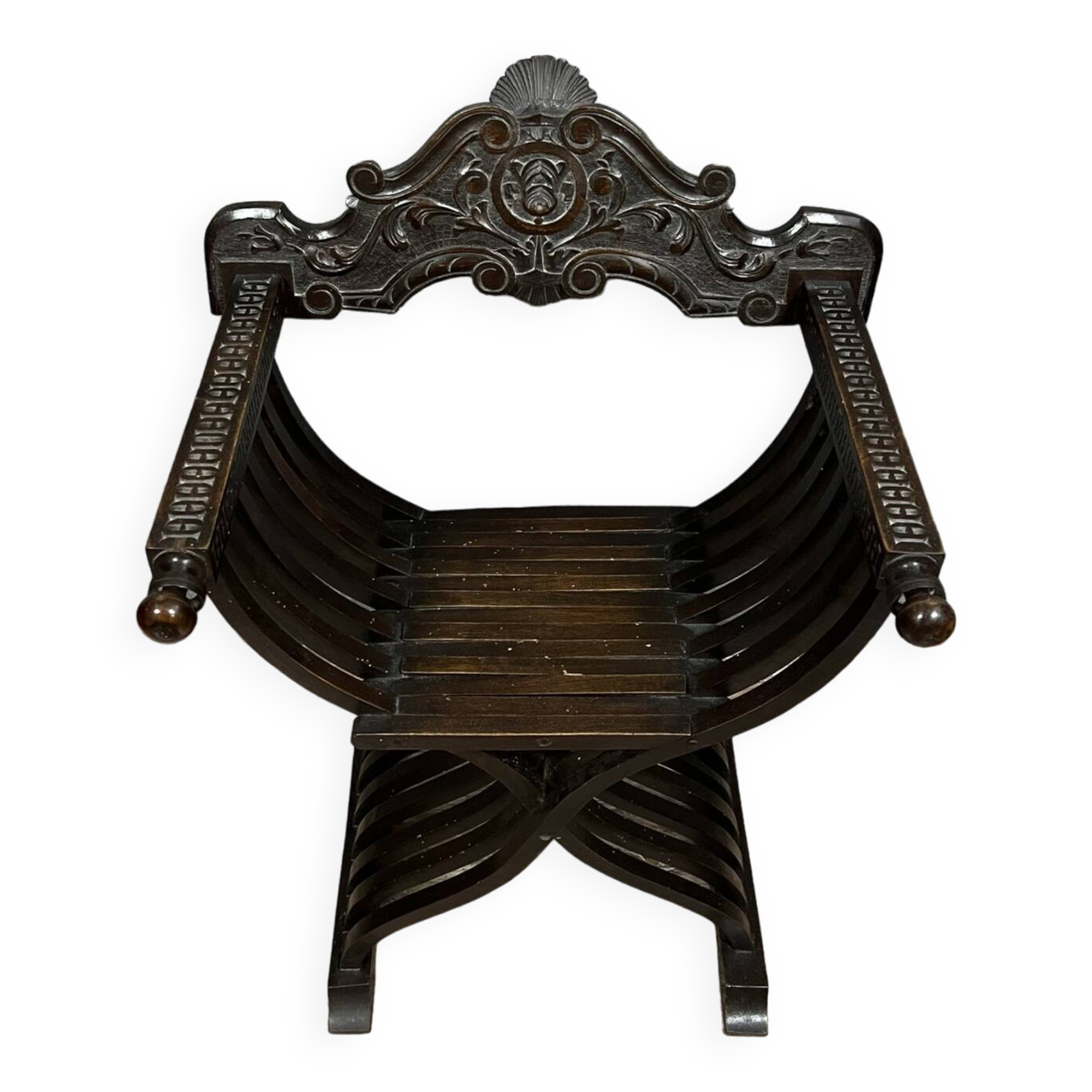 fauteuil Dagobert style Renaissance en bois massif époque XIX circa 1850