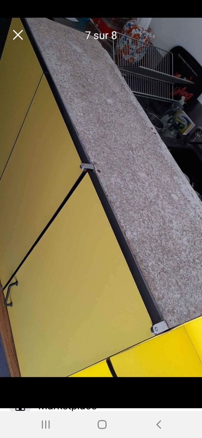 Meuble formica jaune