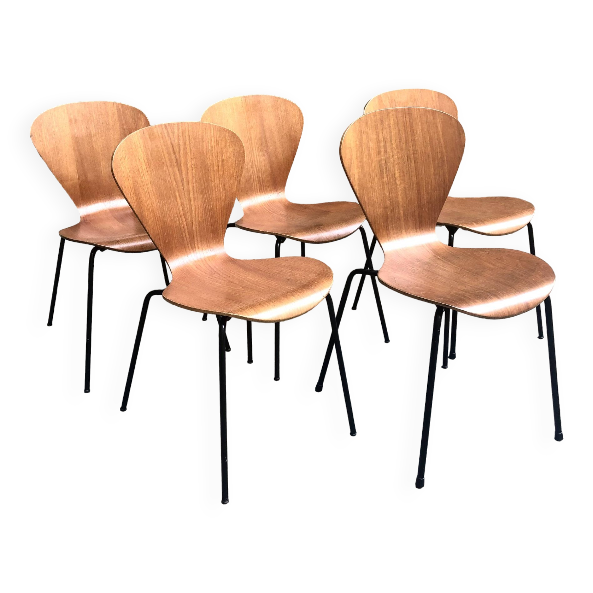 5 Arne Jacobsen chairs