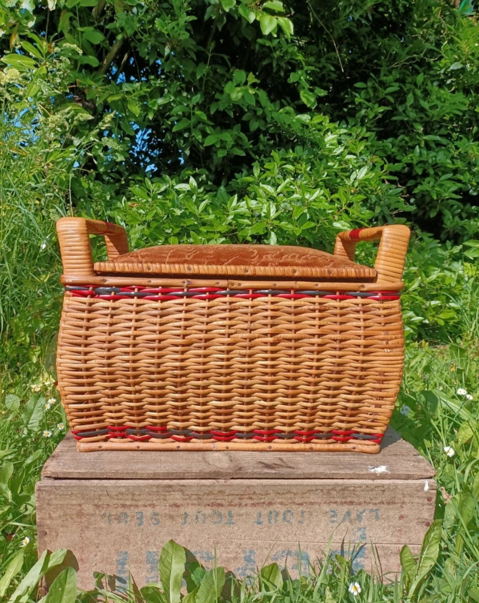 Retro stool chest