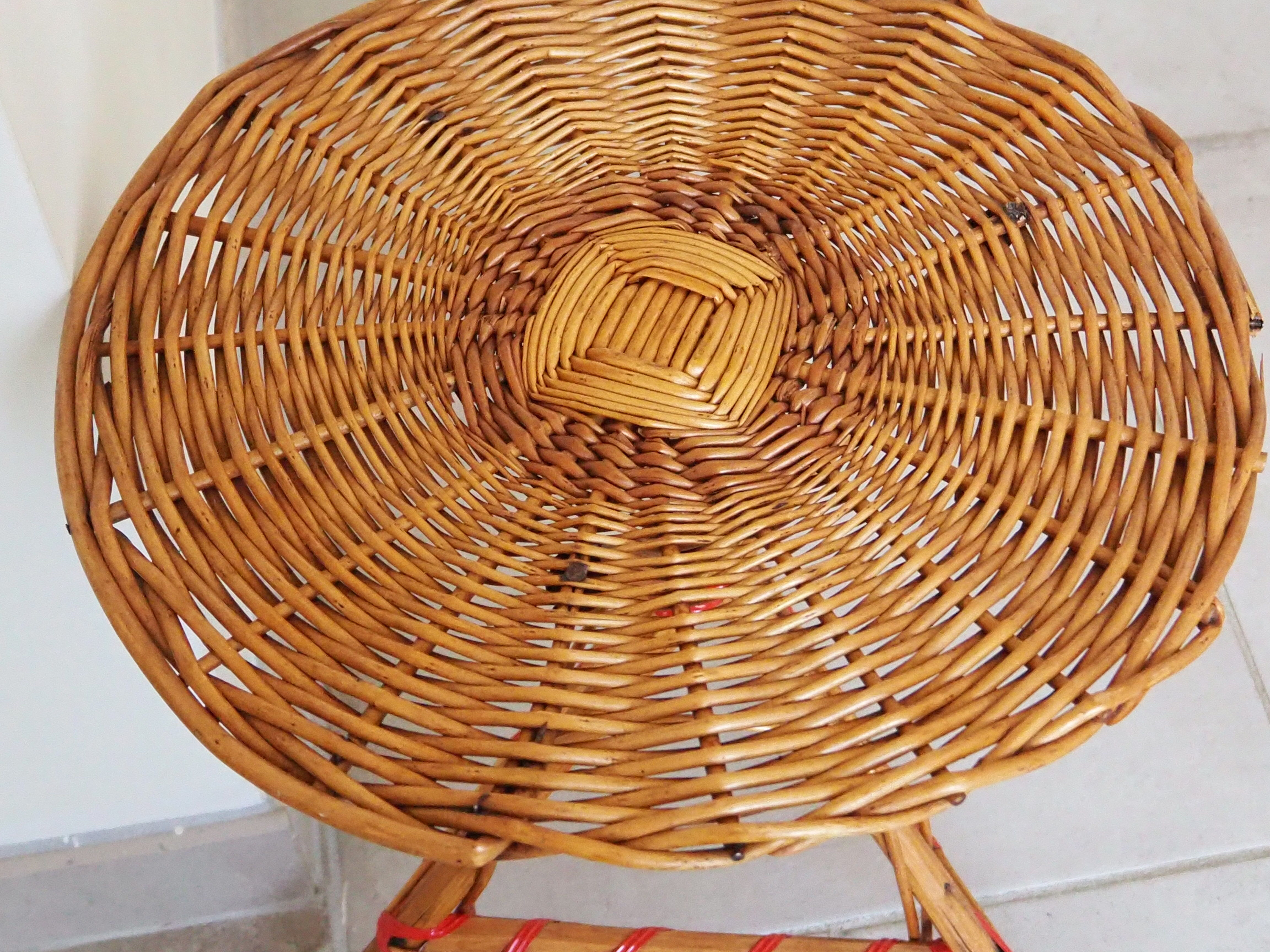 Bolster / pedestal table in tripod rattan 1960s-1970s