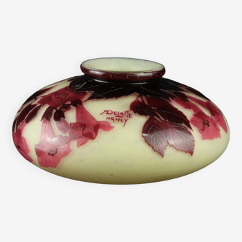 Large Andre Delatte vase in acid-etched multilayer glass Art Nouveau 1920, Nancy, 'Bignones'