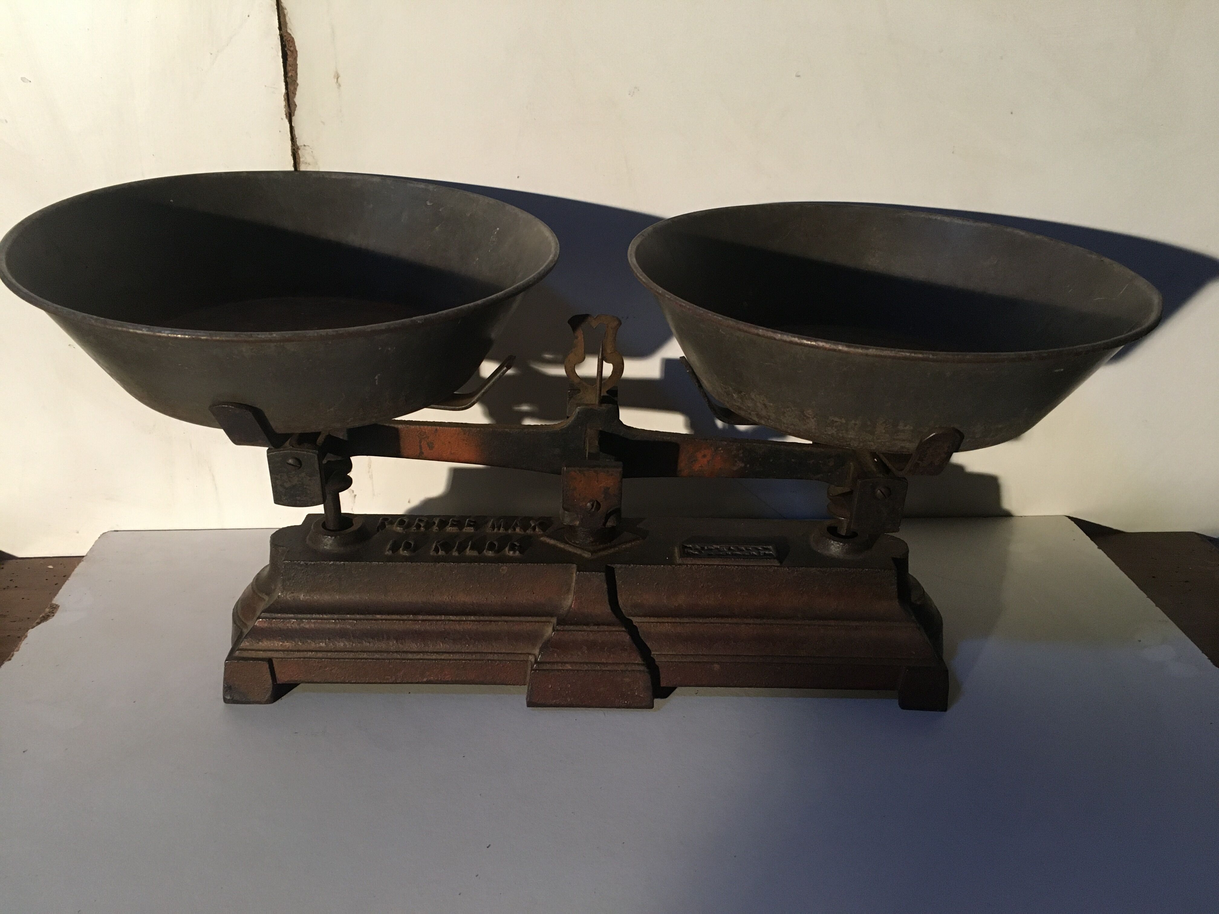 Cast iron merchant balance