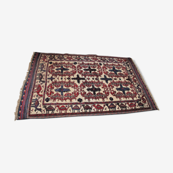 Ancien tapis d'orient. 280 x 178 cm.