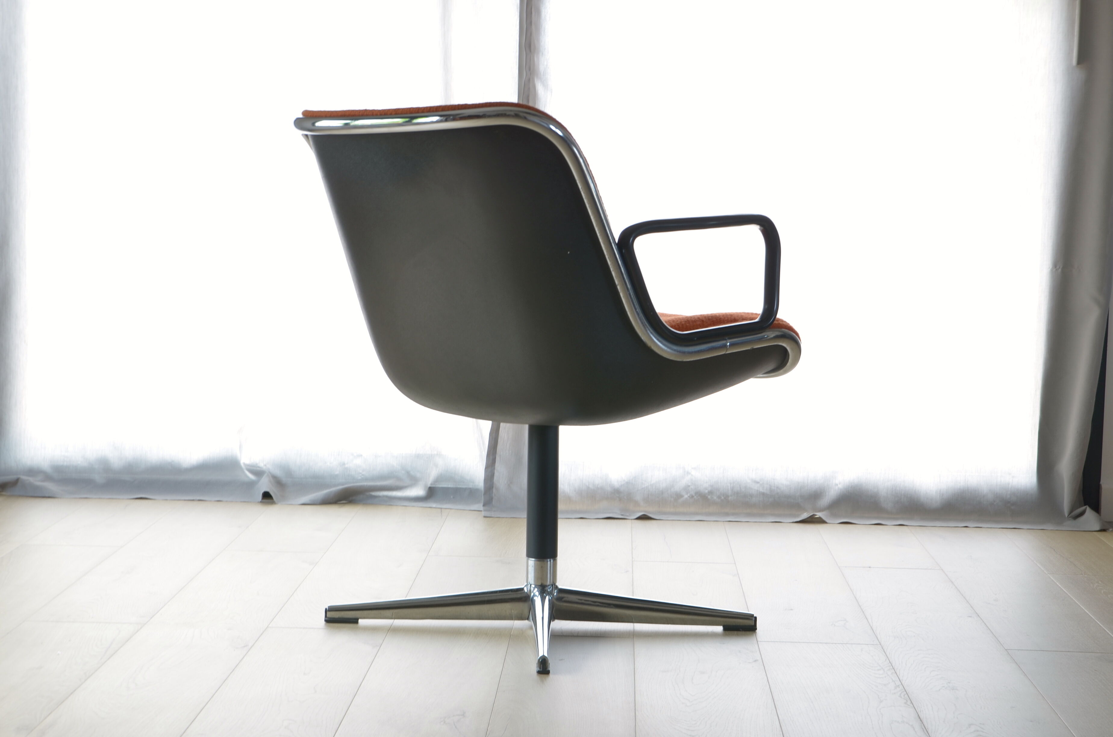 Chair by Charles Pollock for Knoll